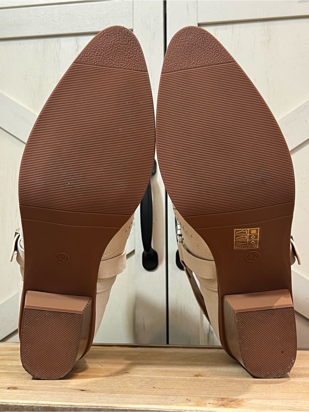 BOHO Cream Western Slip-On Ankle Boots Cutouts Silver -Tone Buckles Size 10 NEW - Picture 9 of 11